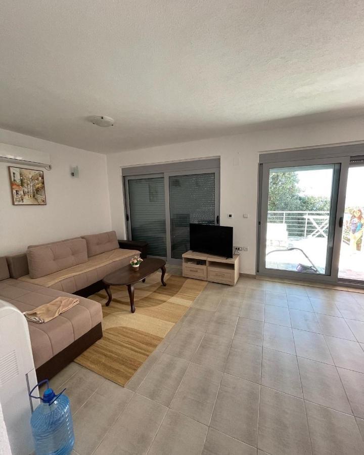 Apartman Ail 2 Улцин Екстериор снимка
